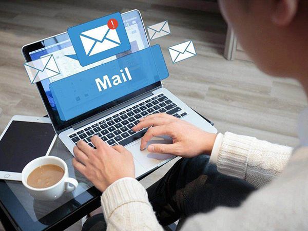 建站的時候如何在多個頁面里快速添加共有的功能組件？